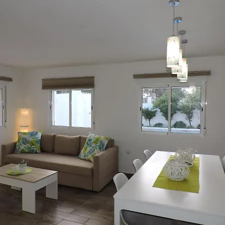 Villa Doree 587 *